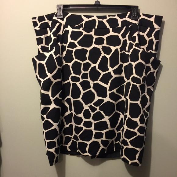Unique Plus Size Skirt with Cow pattern & Pockets! - Picture 1 of 6